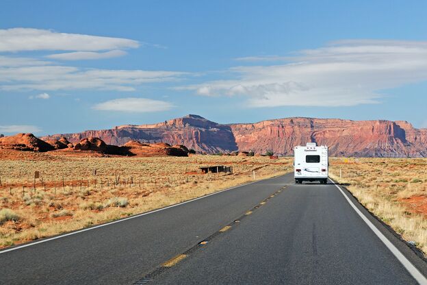 Camper unterwegs im Monument Valley Camper unterwegs im Monument Valley