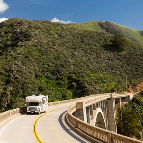 Unterwegs auf dem Highway 1 in Kalifornien an der Bixby Bridge