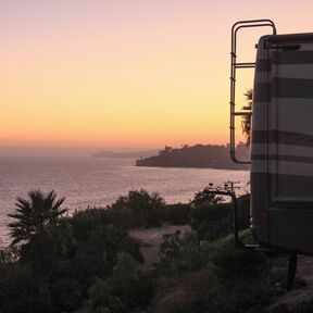 Mit einem Road Bear Rv Camper an der KÃ¼ste von Malibu