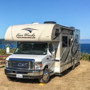 Roadbear Camper C27-30 im Deep Bay RV Par auf Vancouver Island, Kanada