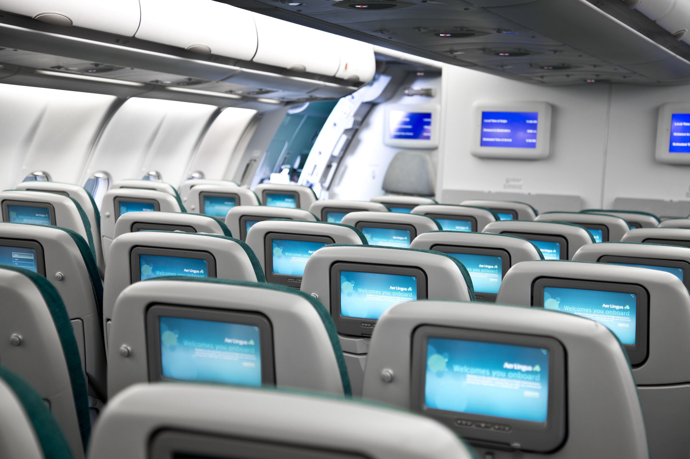 Economy Class Kabine im Airbus 330 der Aer Lingus