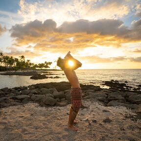 Sonnenuntergang am Strand genießen in Fairmont Orchid in Big Island auf Hawaii