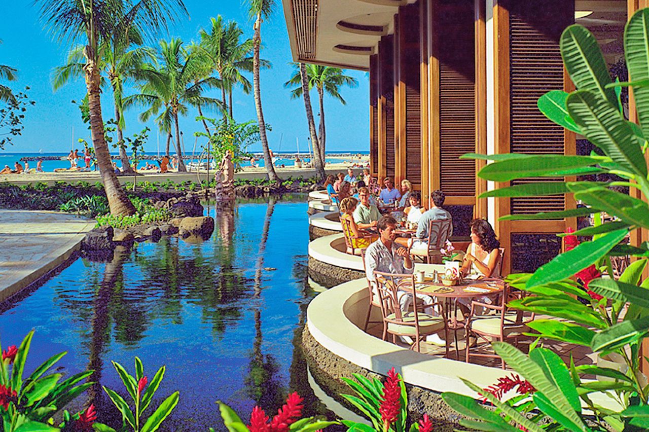 Hotel, Hawaii: Hilton Hawaiian Village Waikiki Resort & Spa | CANUSA