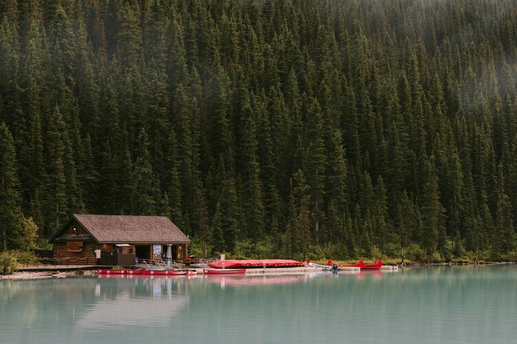 Lake Louise in Neben getaucht