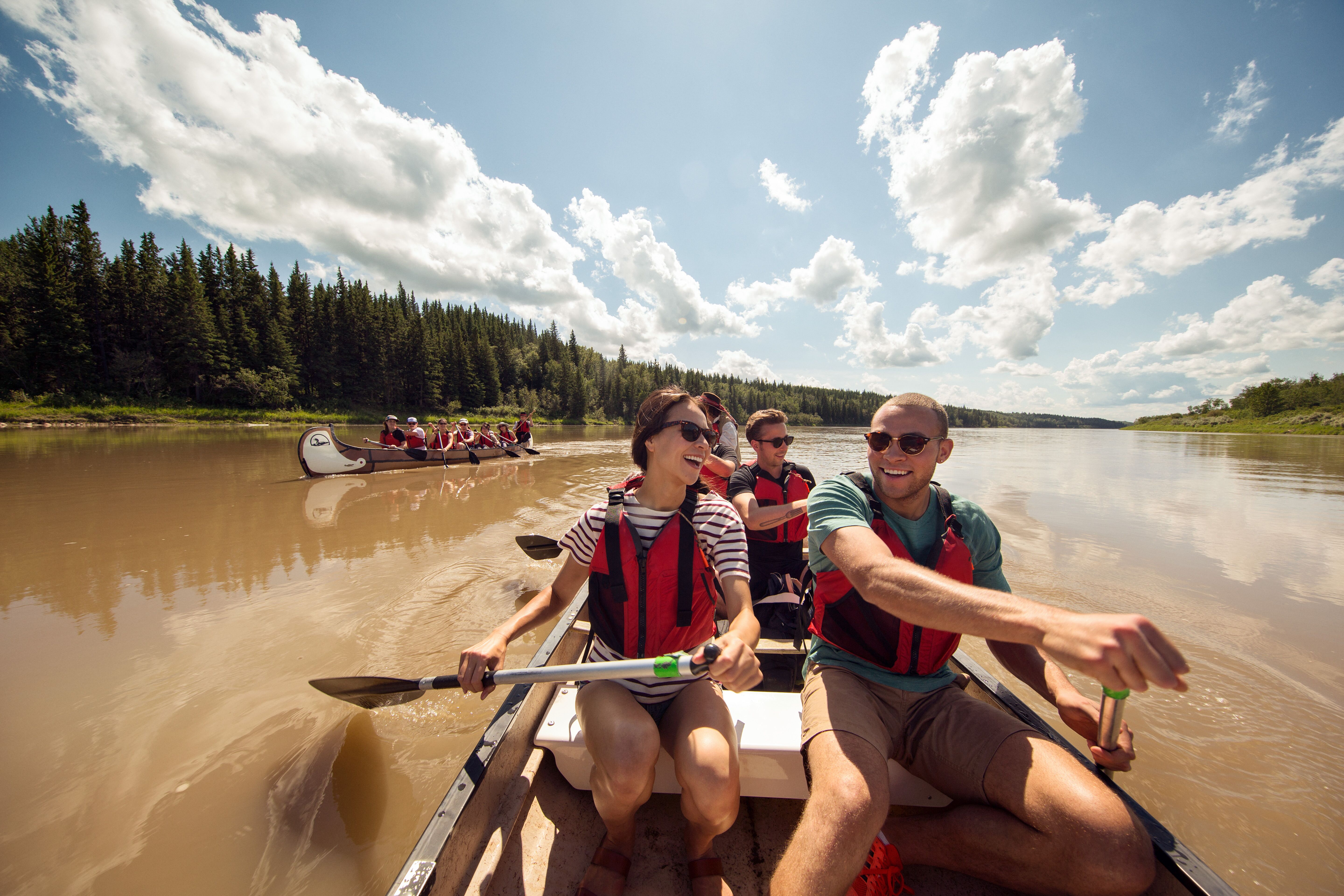 Kanutour auf dem Same River bei Smoky Lake in Alberta