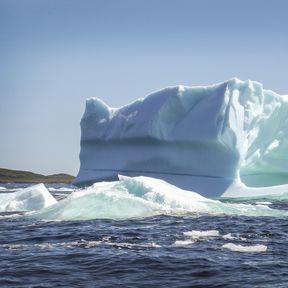 Ein Eisberg vor dem Quirpon Island Inn