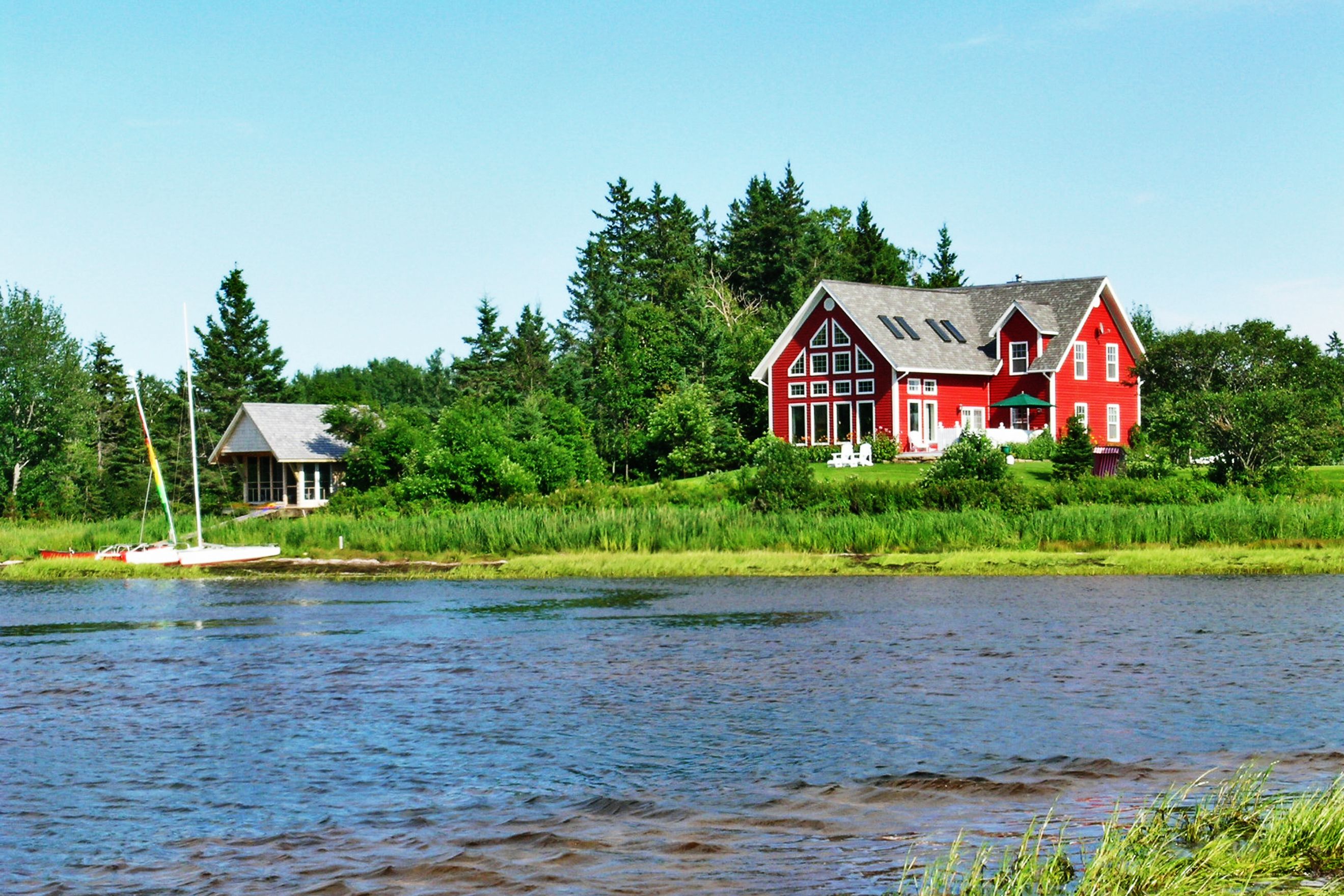 Das Hotel Little Shemogue Inn am Wasser in New Brunswick