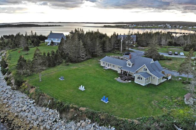 Außenansicht vom Seawind Landing in Charlos Cove, Nova Scotia Außenansicht vom Seawind Landing in Charlos Cove, Nova Scotia