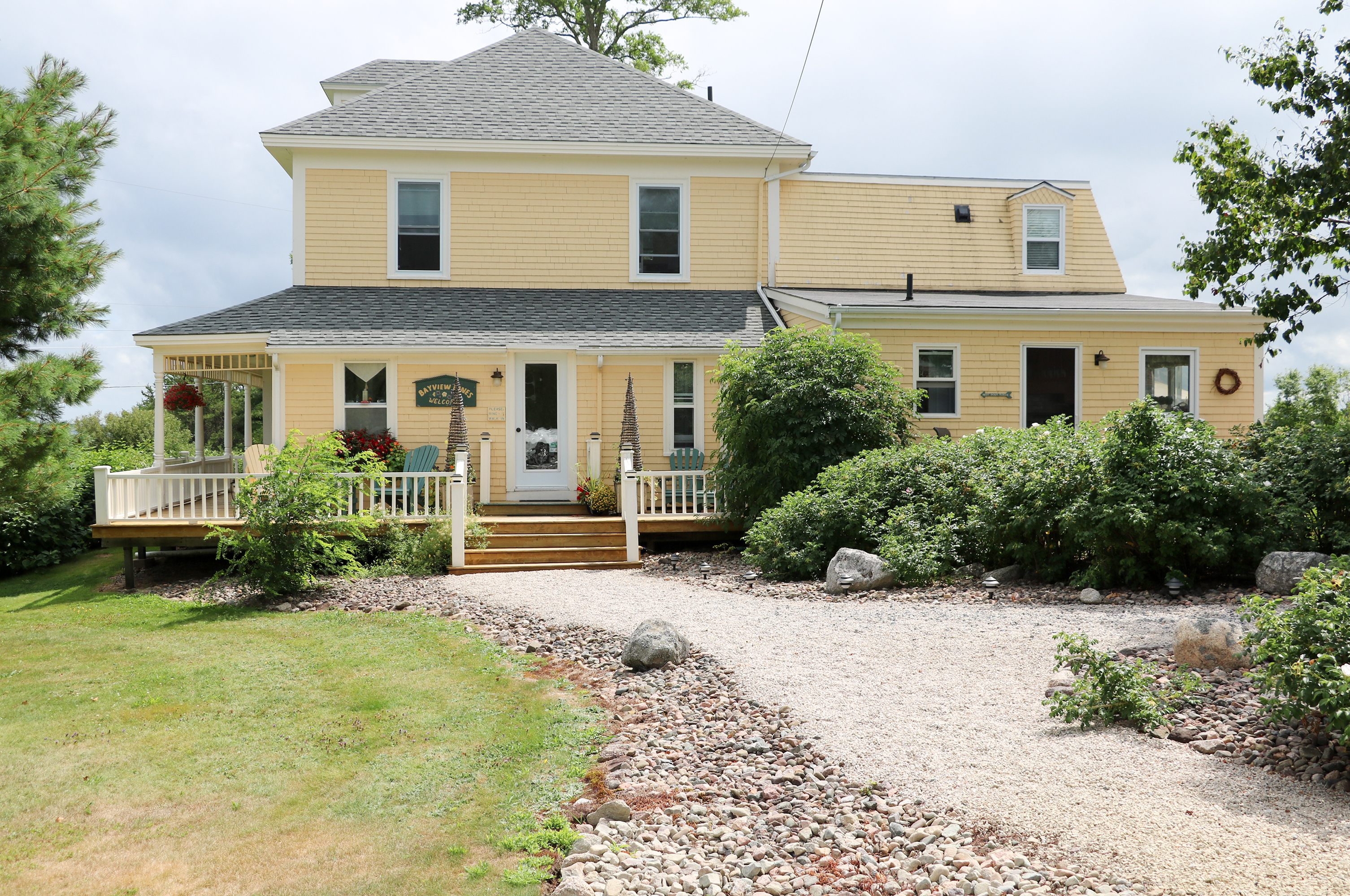 Aussenansicht des Bayview Pines Country Inn, Indian Point