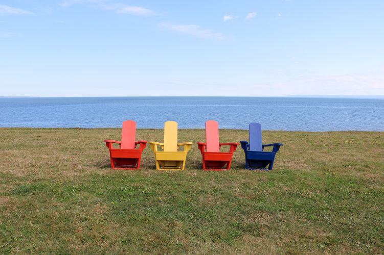 Deck Chairs am Pictou Lodge Resort