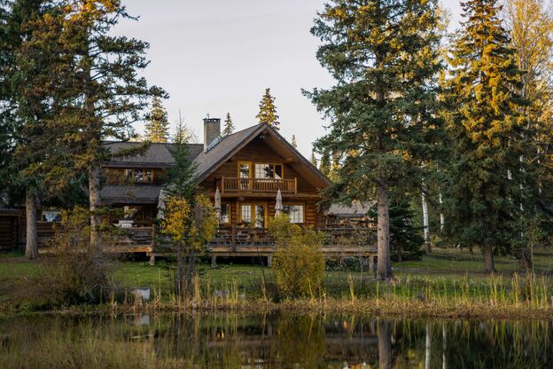 Idyllische Natur am Ten-ee-ah Lodge Wilderness Resort in Lac la Hache Idyllische Natur am Ten-ee-ah Lodge Wilderness Resort in Lac la Hache