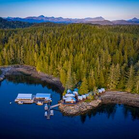 Farewell Harbour Lodge aus der Luft aufgenommen in British Columbia