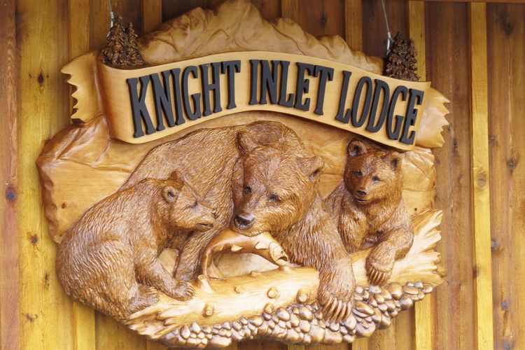 Schild an der Knight Inlet Lodge