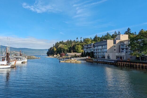 Oceanfront Suites at Cowichan Bay Oceanfront Suites at Cowichan Bay