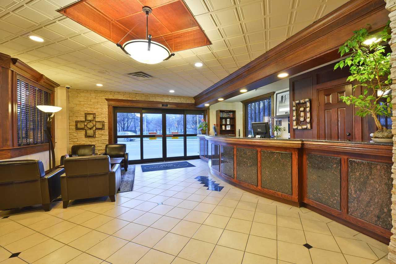 Hotel, British Columbia Prestige Beach House Kelowna CANUSA