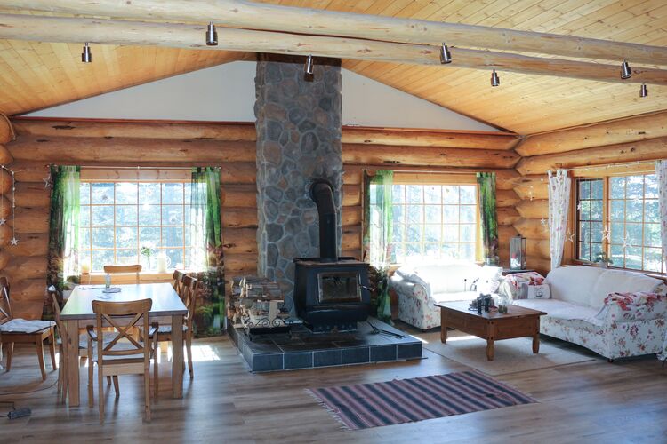 Lobby Beaver Guest Ranch