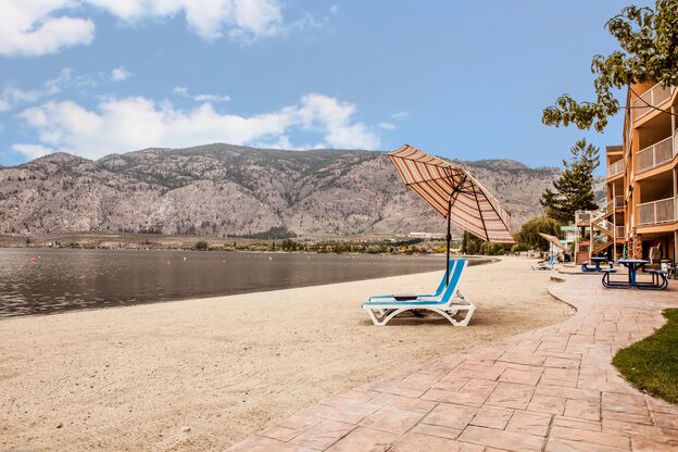 Der Strand des Coast Osoyoos Beach Hotels in Osoyoos Der Strand des Coast Osoyoos Beach Hotels in Osoyoos