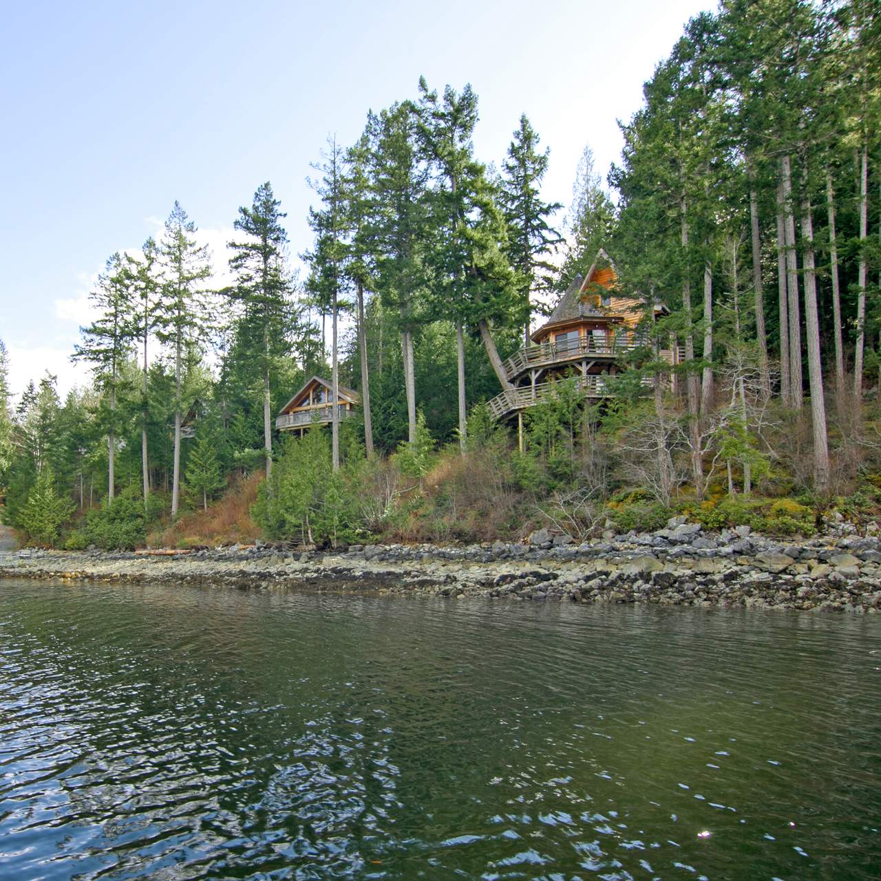 Hotel, British Columbia: Desolation Resort | CANUSA