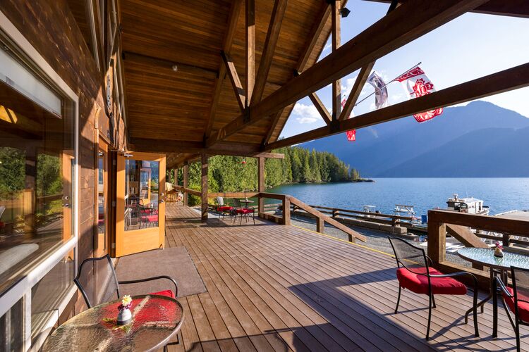Schöne Aussicht von Terrasse aus im Klahoose Resort in British Columbia