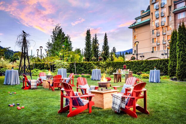 Das Hotelgelände des Fairmont Château Whistler in Kanada Das Hotelgelände des Fairmont Château Whistler in Kanada