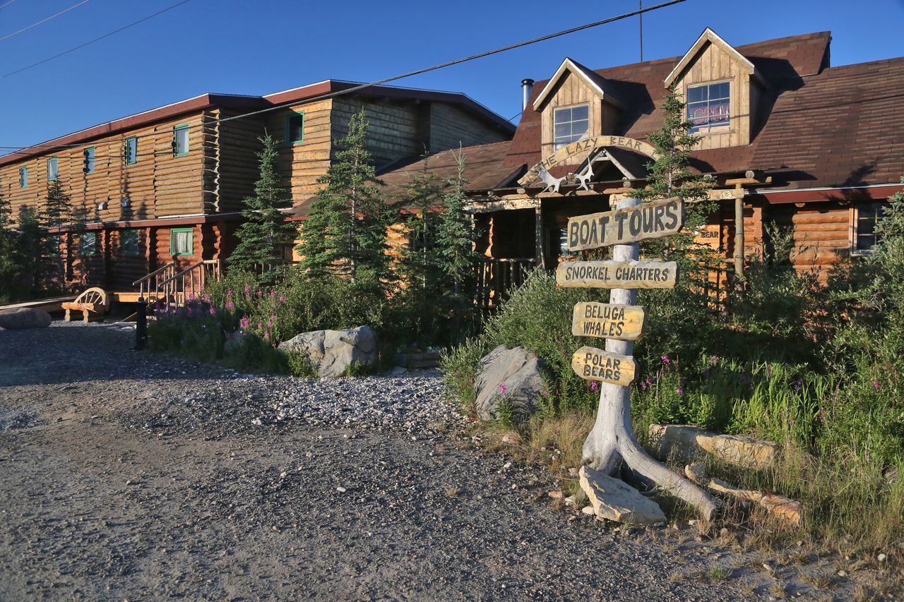 Lazy Bear Lodge - Das ultimative arktische Sommer Abenteuer | CANUSA