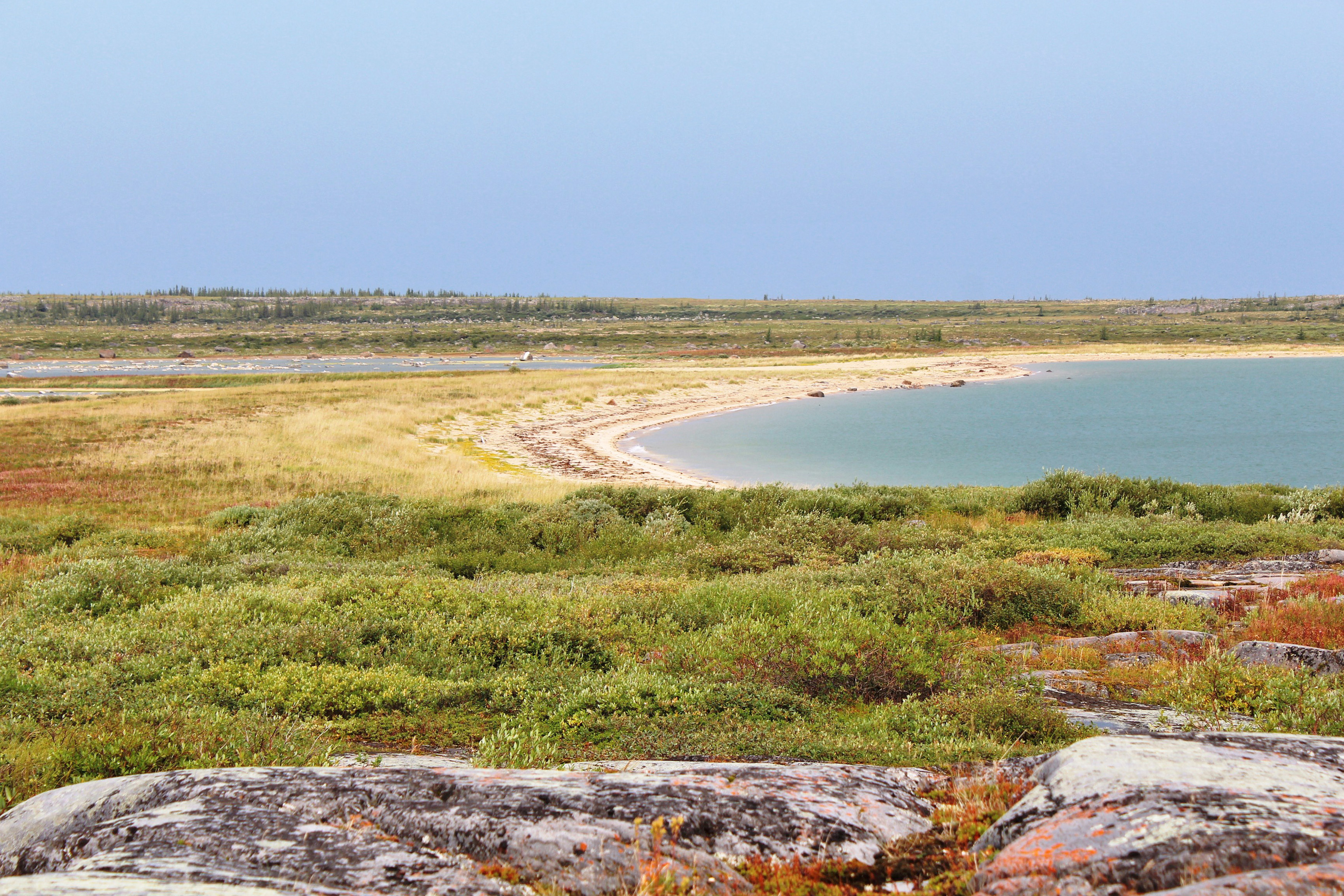 Ein Strandabschnitt in Churchill, Manitoba