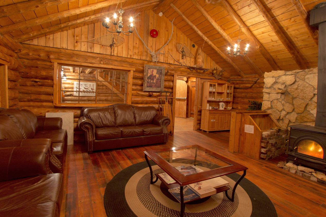 Lazy Bear Lodge - Das ultimative arktische Sommer Abenteuer | CANUSA