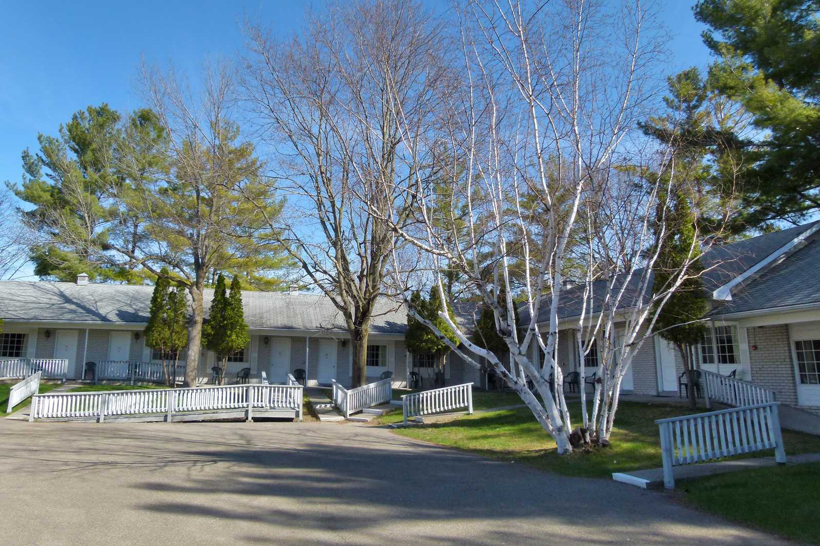 Colonial Resort Gananoque Canada Hotel, Ontario: Colonial Resort | CANUSA