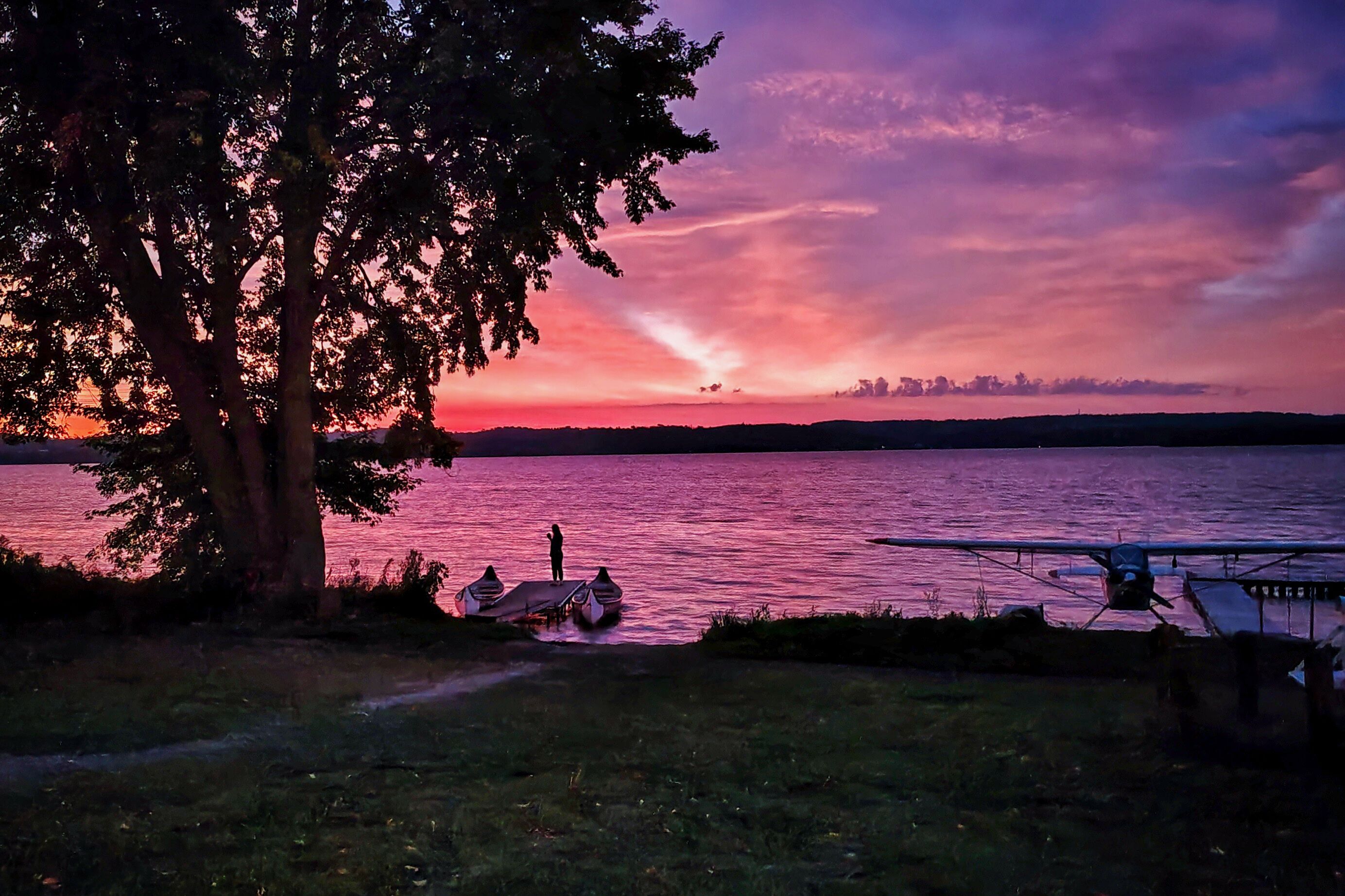 Wunderschöner Sonnenuntergang im Elmhirst Resort in Keene in Kanada