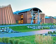 hotel/kanada/quebec/quebeccity/hotel-musee-premieres-nations-wendake/exterior-gebaeude.cr5616x2460-0x615 hotel/kanada/quebec/quebeccity/hotel-musee-premieres-nations-wendake/exterior-gebaeude.cr5616x2460-0x615