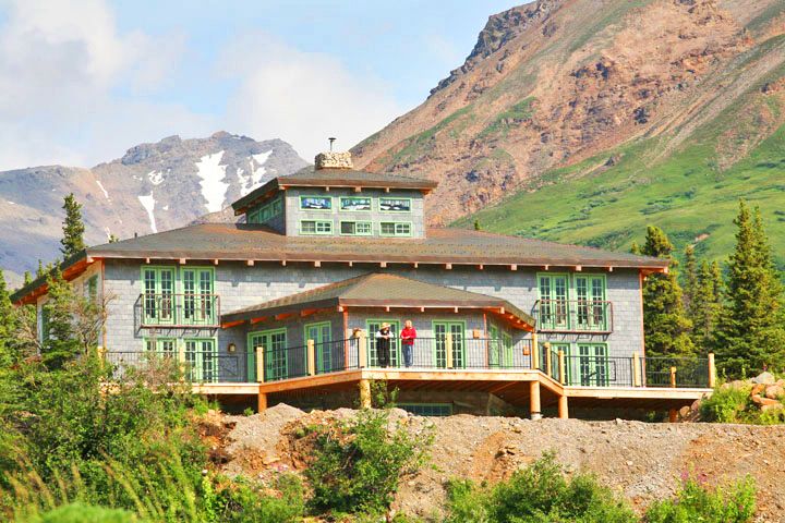 Terrasse der Lodge At Black Rapids