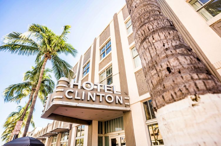 Clinton Hotel Außenansicht
