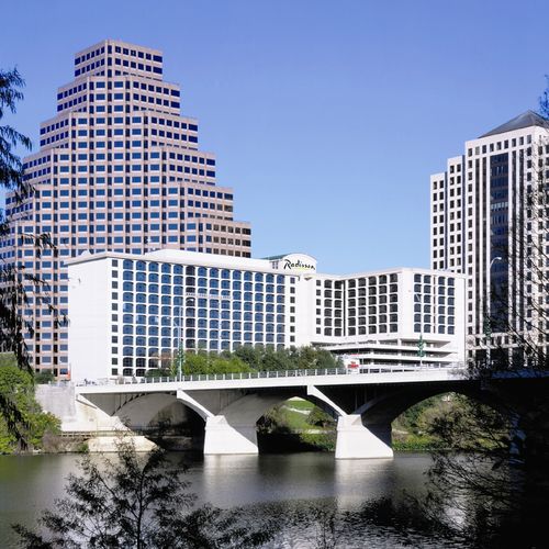 Radisson Hotel & Suites Austin Downtown