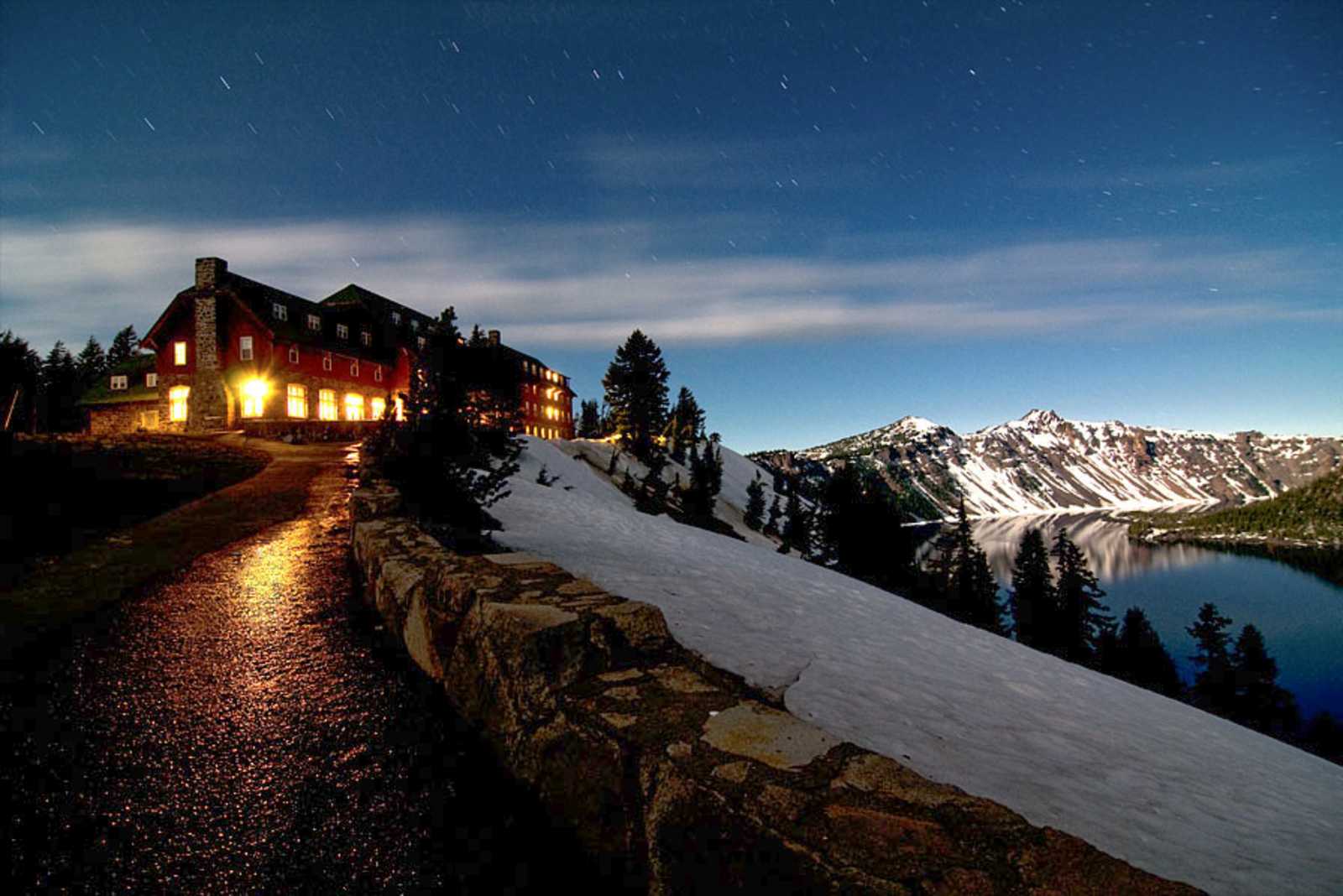 Hotel, Oregon: Crater Lake Lodge | CANUSA