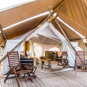 Zelt-Suite im Moab Under Canvas nahe Moab, USA