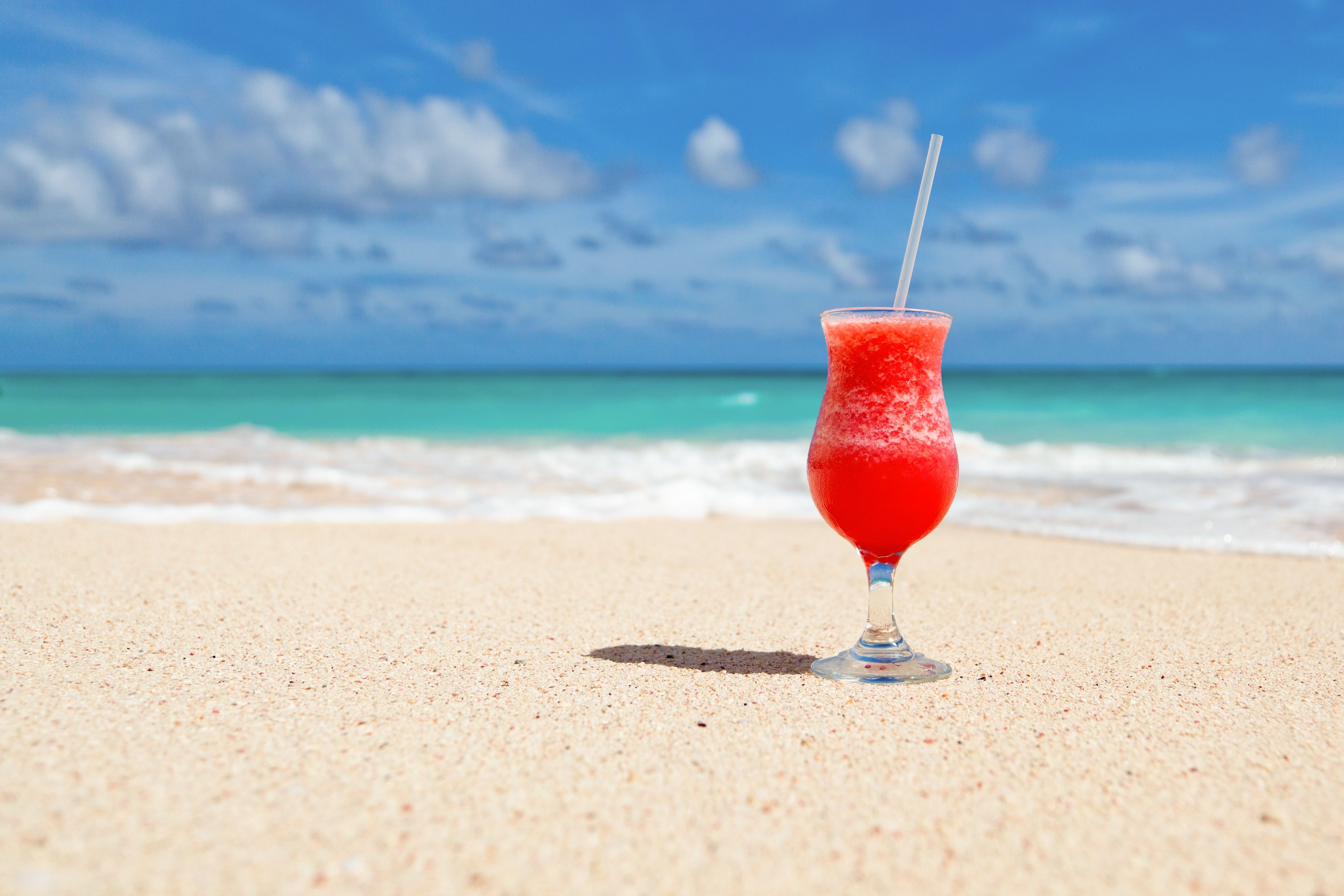 Ein Cocktail am Strand