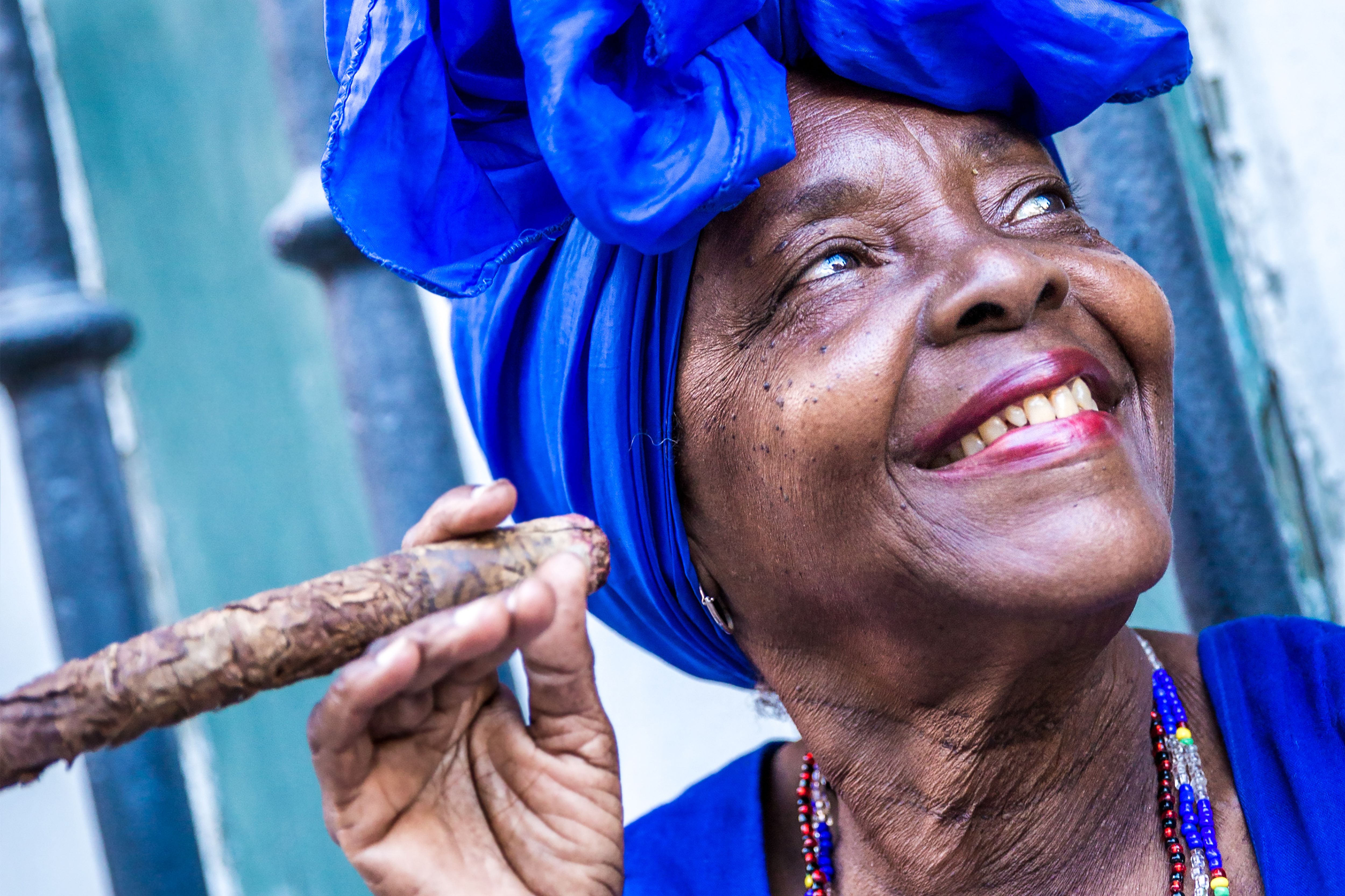 Rauchende Frau in Havana, Kuba