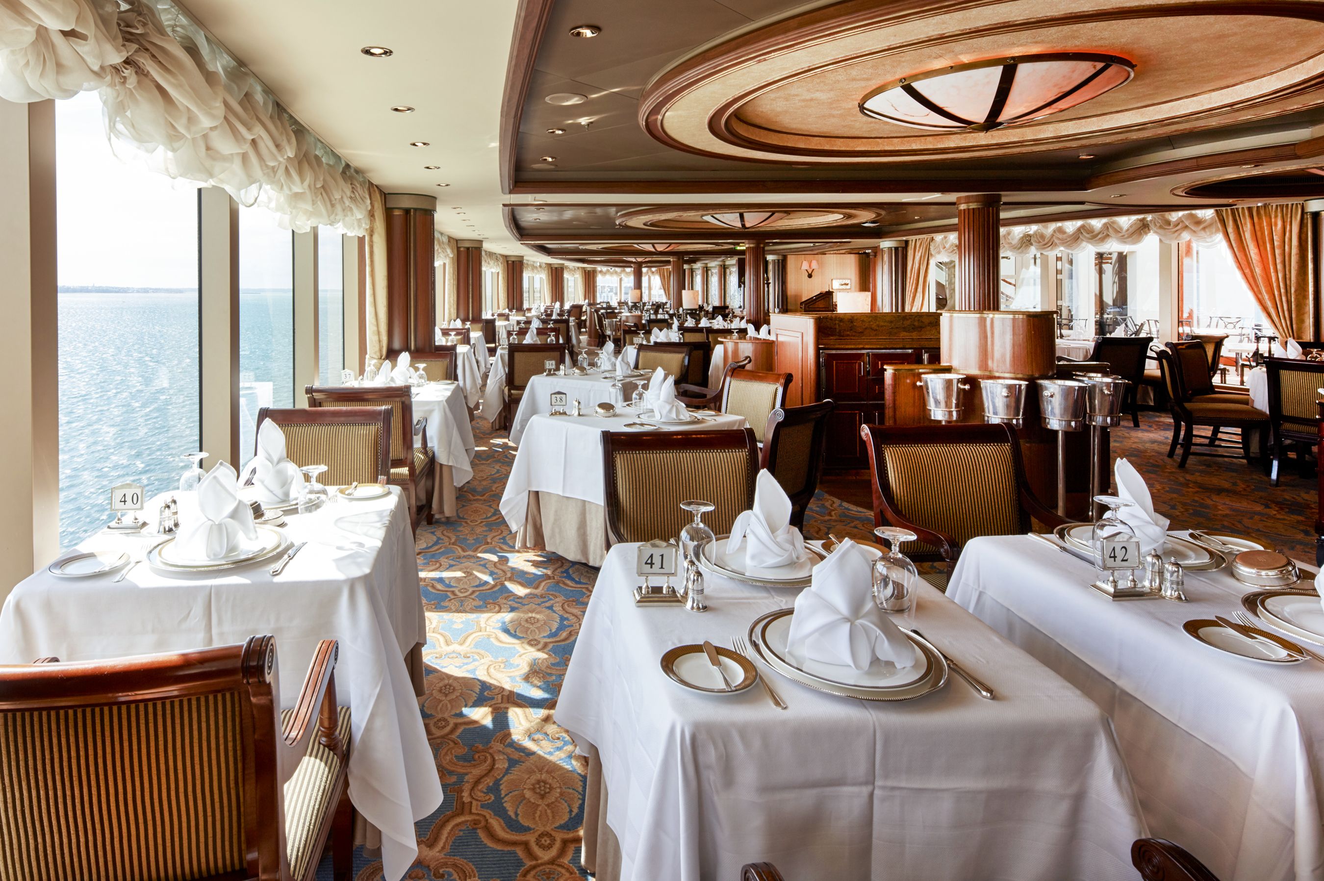 Das Grill's Restaurant an Bord der Queen Victoria von Cunard Line