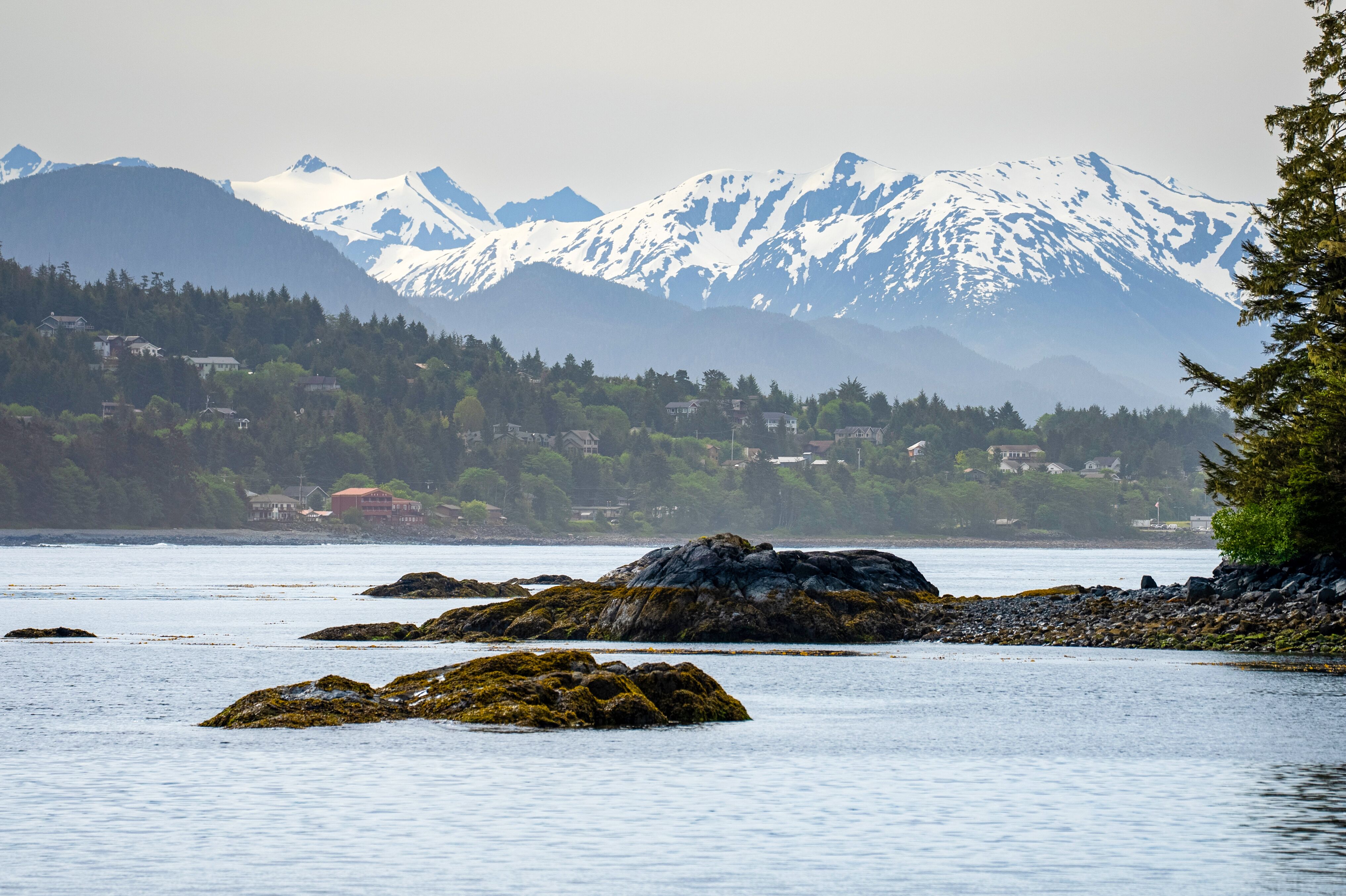 Blick auf Bergpanorama rund um Sitka