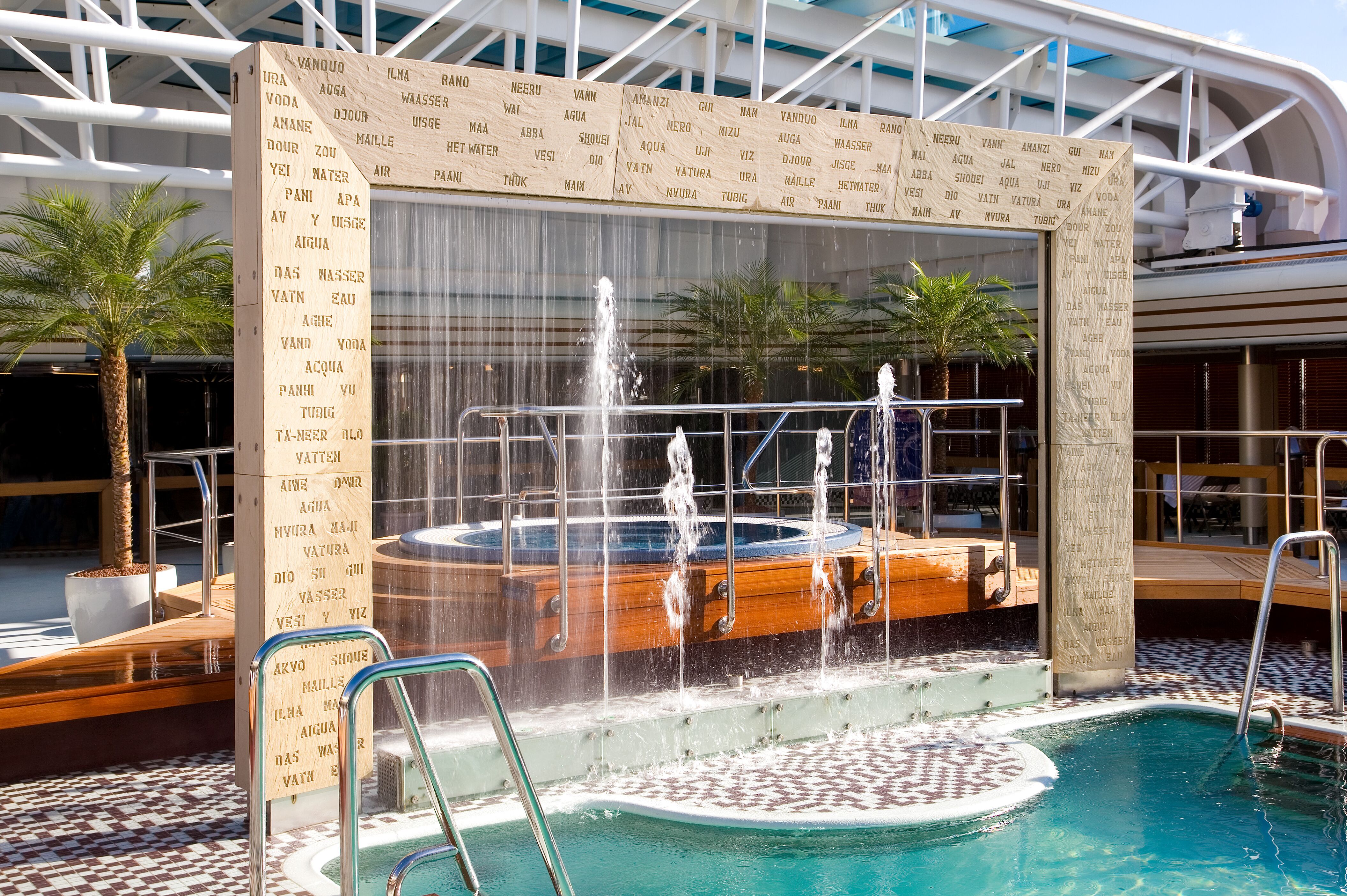 Der Lido Pool auf der MS Eurodam von Holland America Line