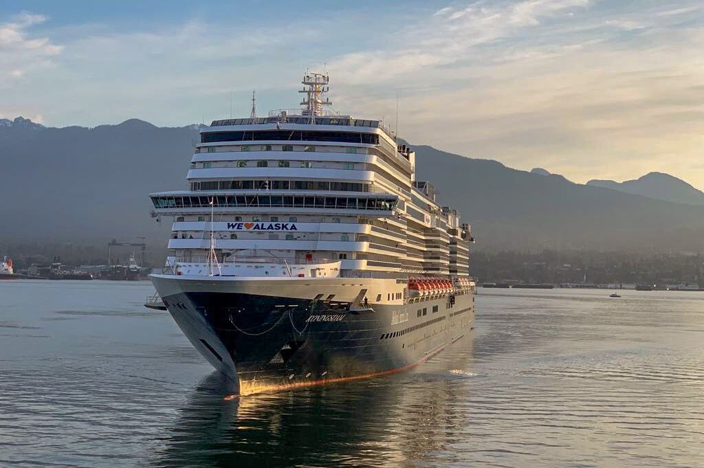 Aussenansicht der MS Koningsdam von Holland America Line