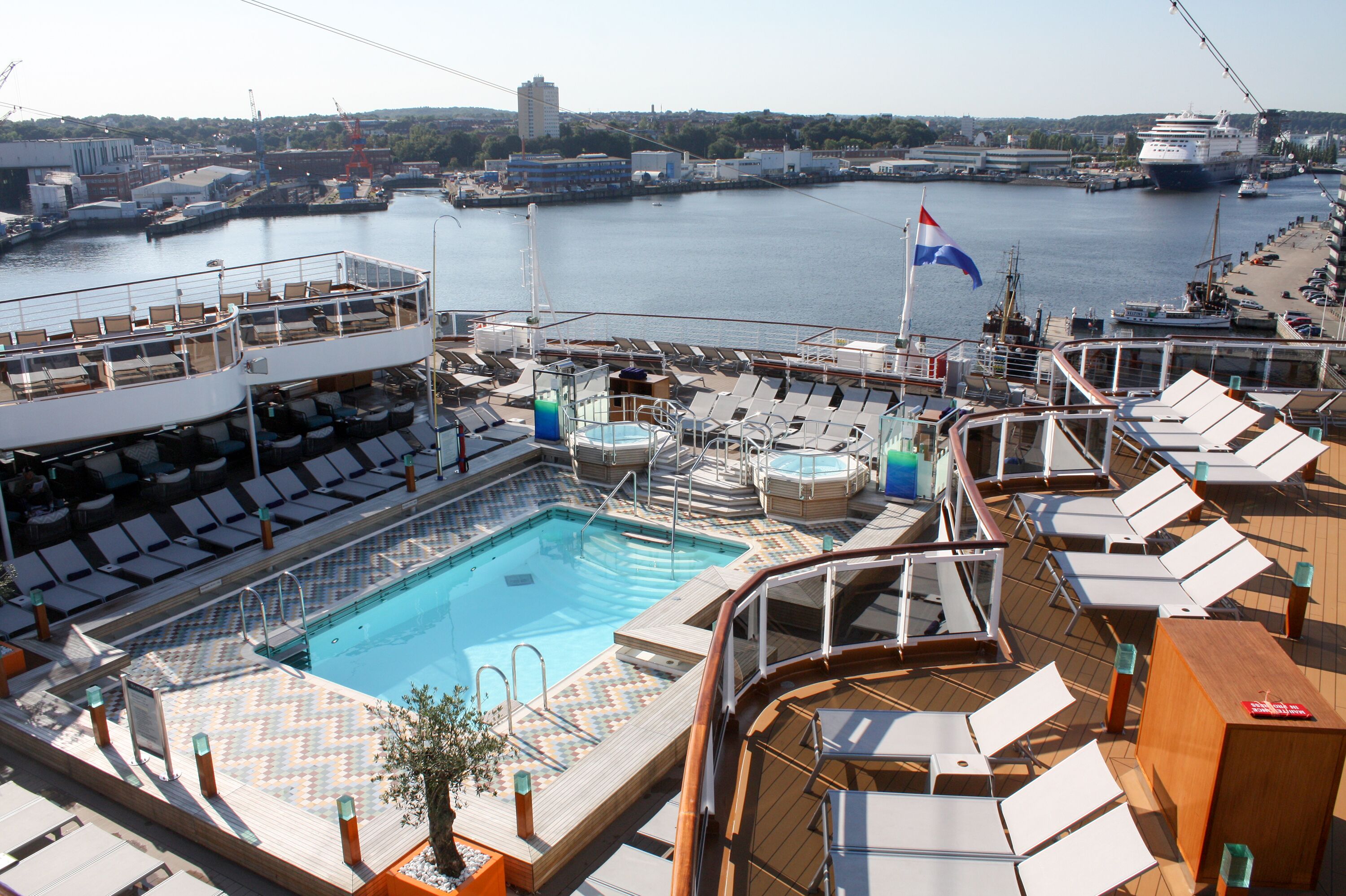 Meerblick Pool auf der MS Konigsdam