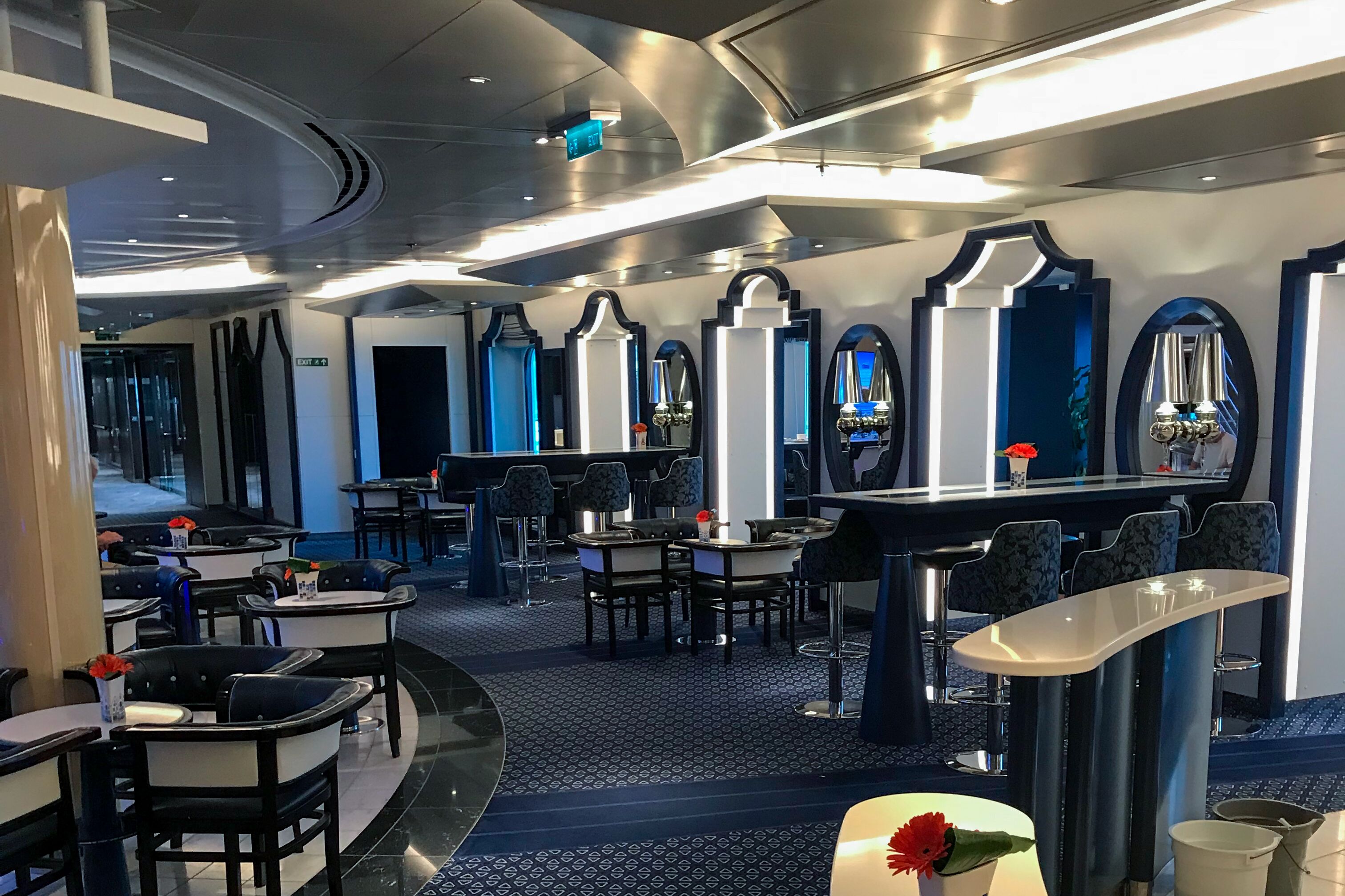 Gemütliches Grand Dutch Cafe auf der MS Koningsdam von Holland America Line