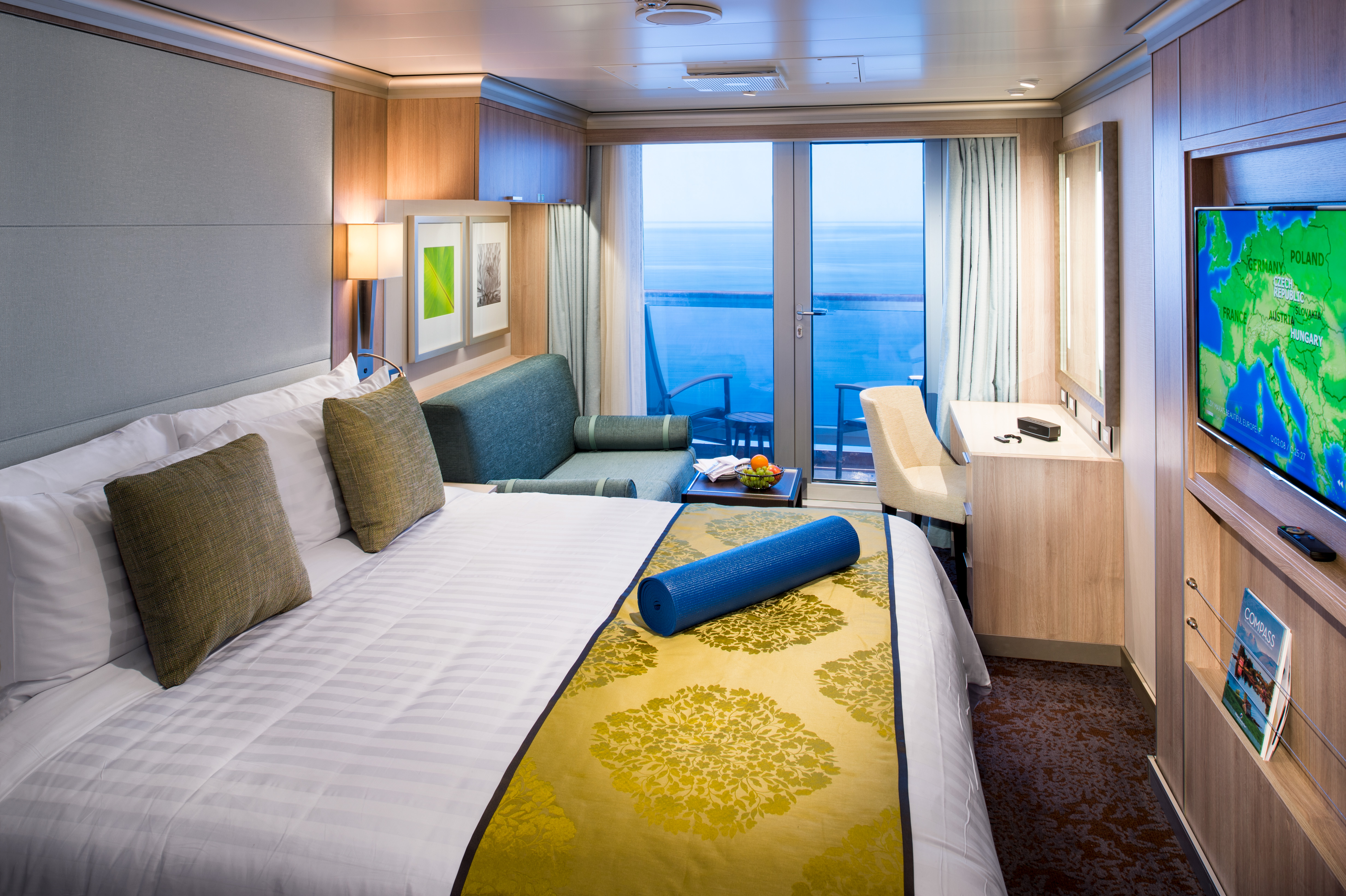 Eine Kabine mit Balkon auf der MS Konigsdam von Holland America Line