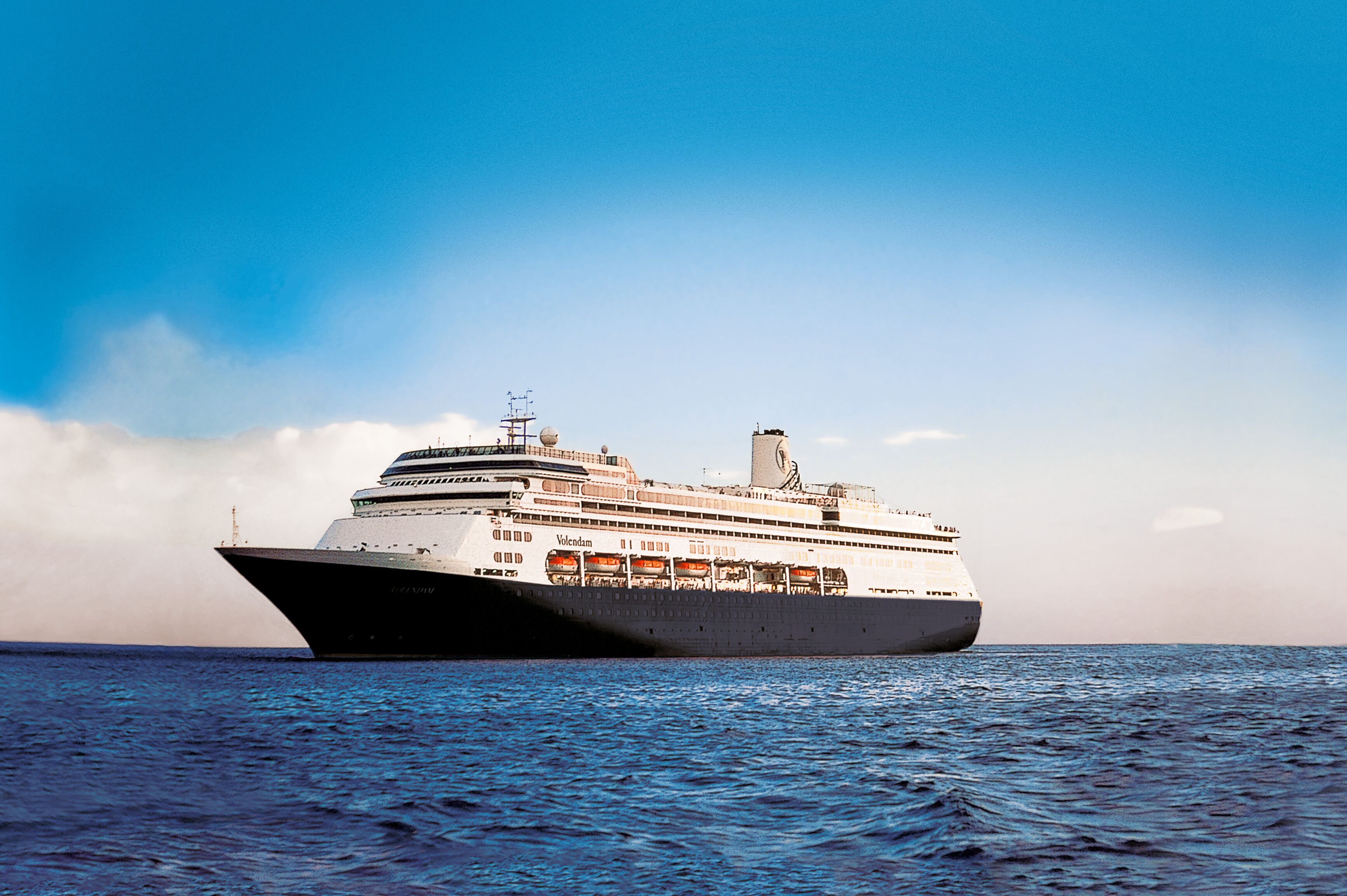 Die MS Voldendam von Holland America Line auf grosser Fahrt