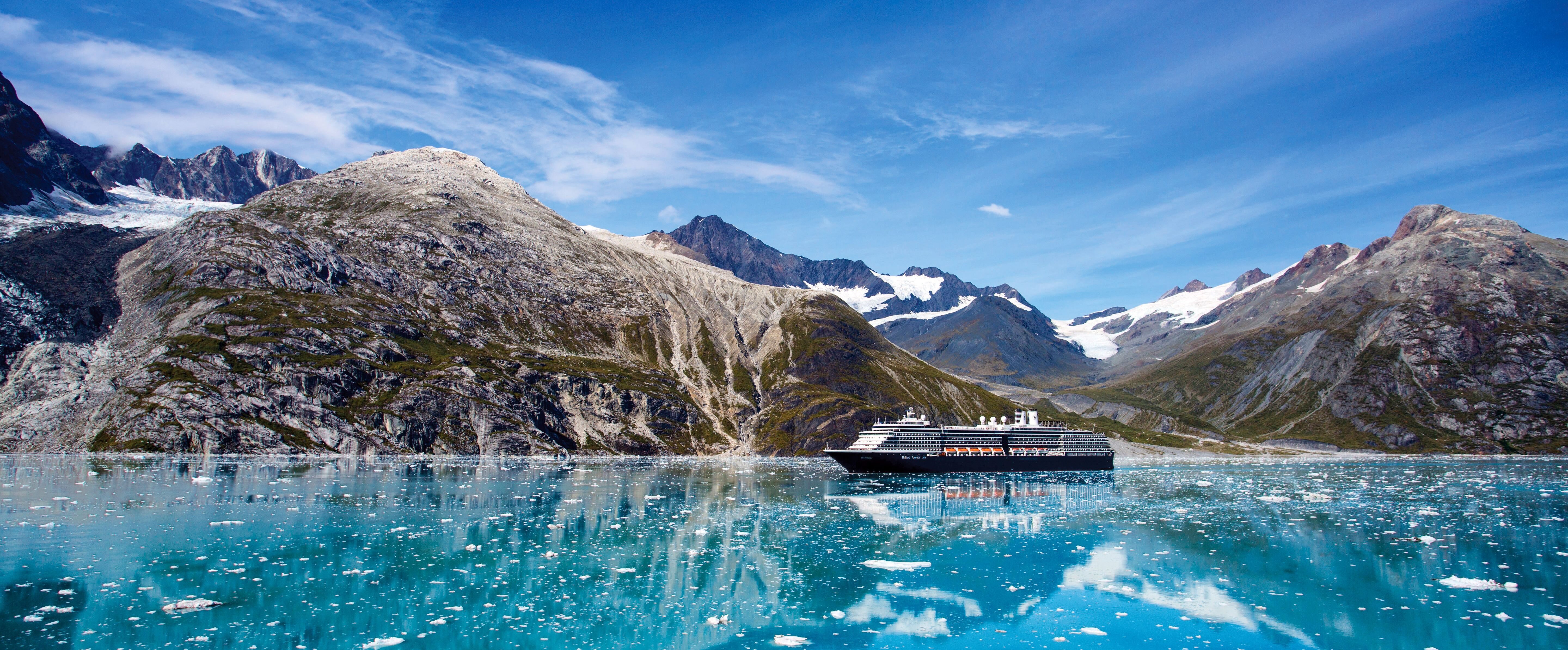Blick auf die Westerdam in Glacier Bay Blick auf die Westerdam in Glacier Bay