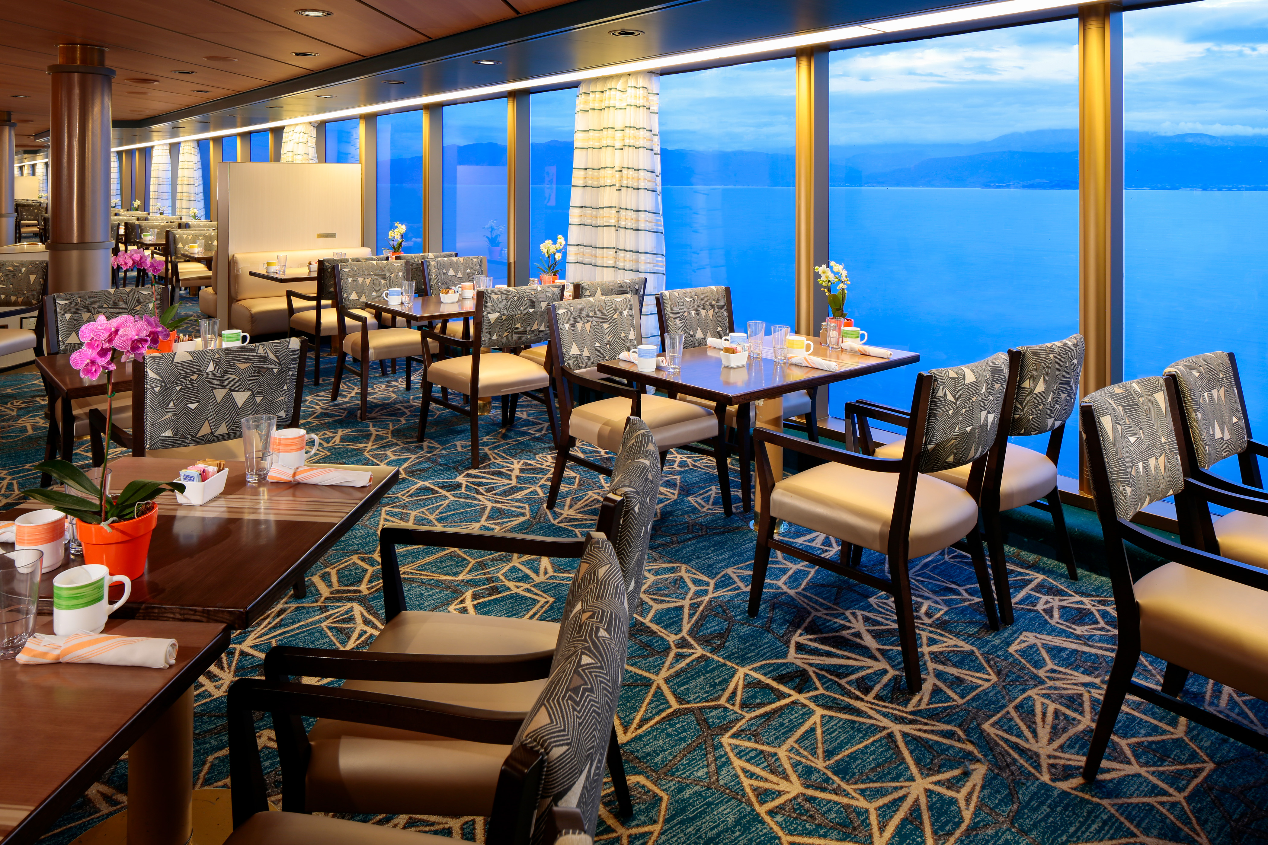 Impressionen eines Restaurants auf der MS Westerdam von Holland America Line Impressionen eines Restaurants auf der MS Westerdam von Holland America Line