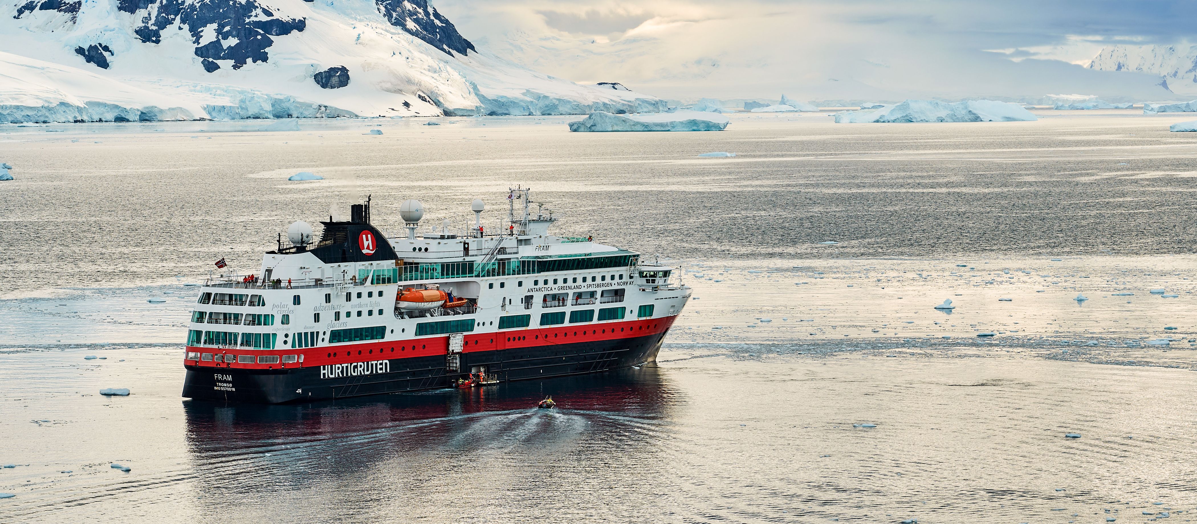 Die MS Fram von Hurtigruten unterwegs in der Antarktis