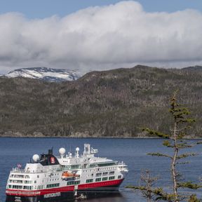 Auf Expeditionskreuzfahrt mit der MS Fram der Reederei Hurtigruten in der FranÃ§ois-Bucht an der SÃ¼dkÃ¼ste von Neufundland