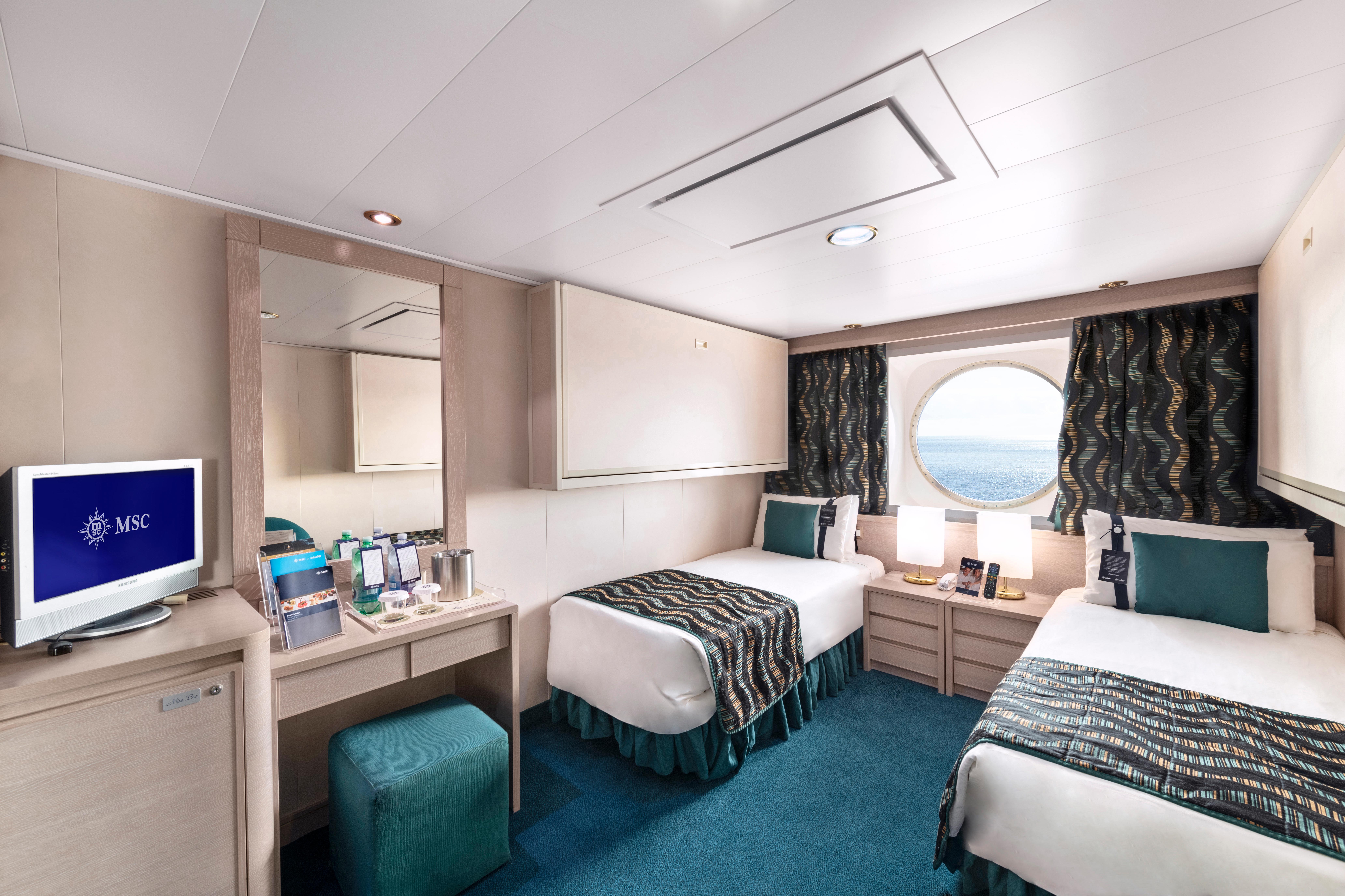 Kabine mit Meerblick auf der MSC Poesia